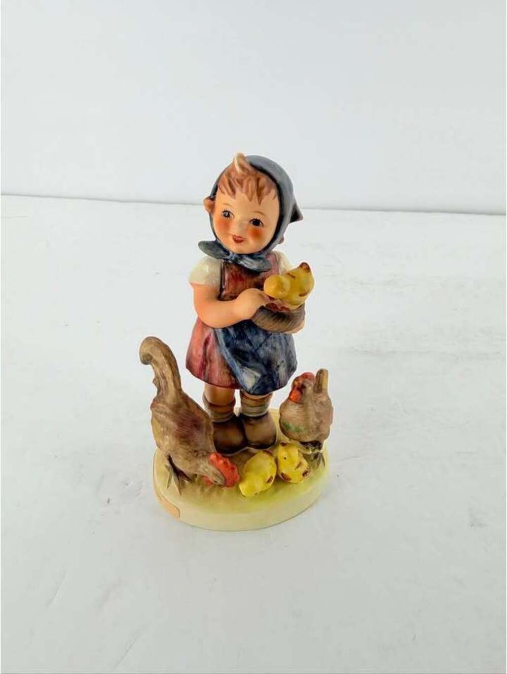 Goebel Hummel Feeding Time Figurine